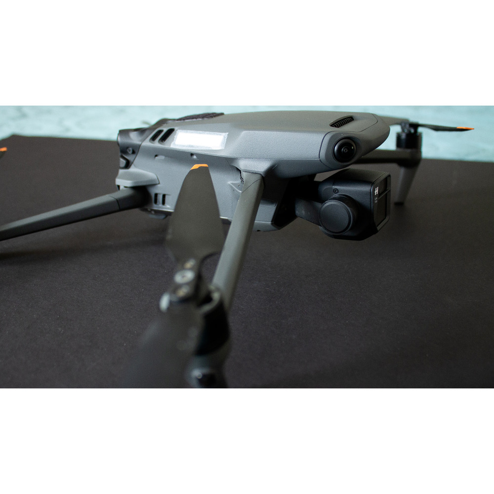 DJI Mavic 3 Fly More Combo, 28x Zoom, Waypoints, 4/3 5.1k sensor, Pristine cond.